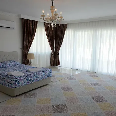 Lux White 3 Villa *